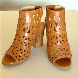 Diba leather caged sandal.